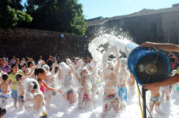 Activitats lúdiques: Festa de l’escuma